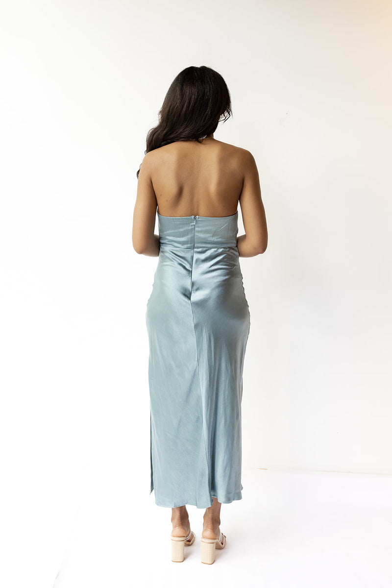 mode, for the moment sleeveless midi dress