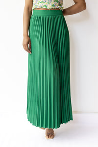 mode, pleated maxi skirt