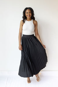 mode, pleated maxi skirt