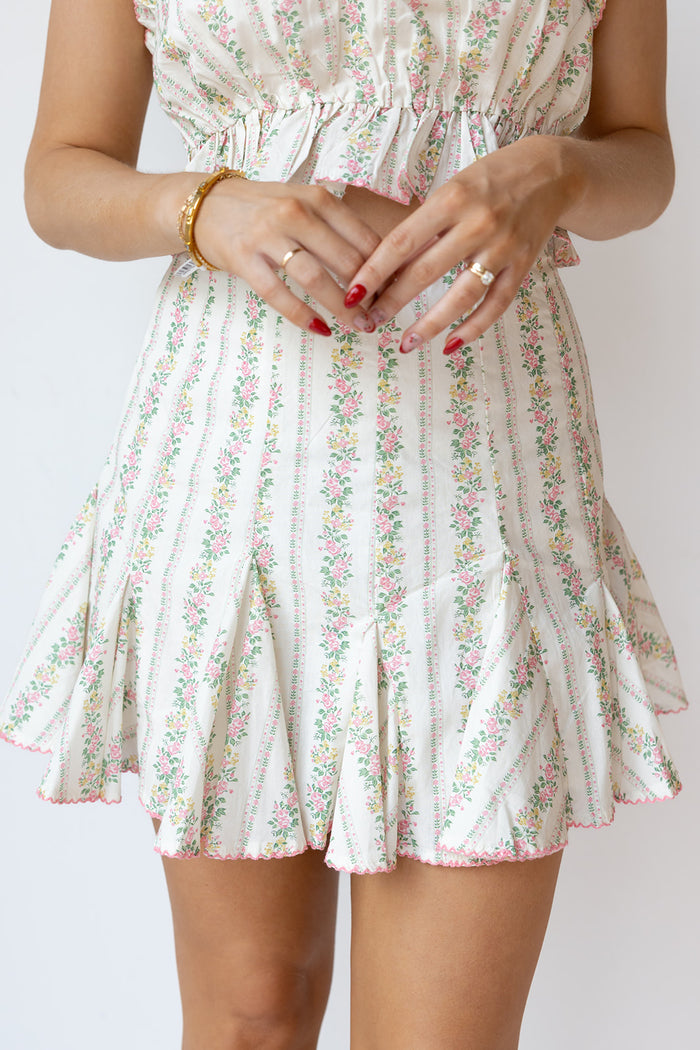 mode, holly floral mini skirt
