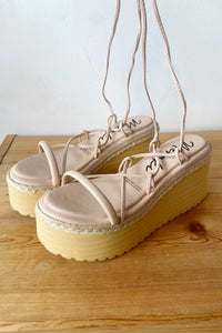 mode, misty platform sandal