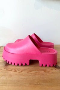 mode, your summer clogs