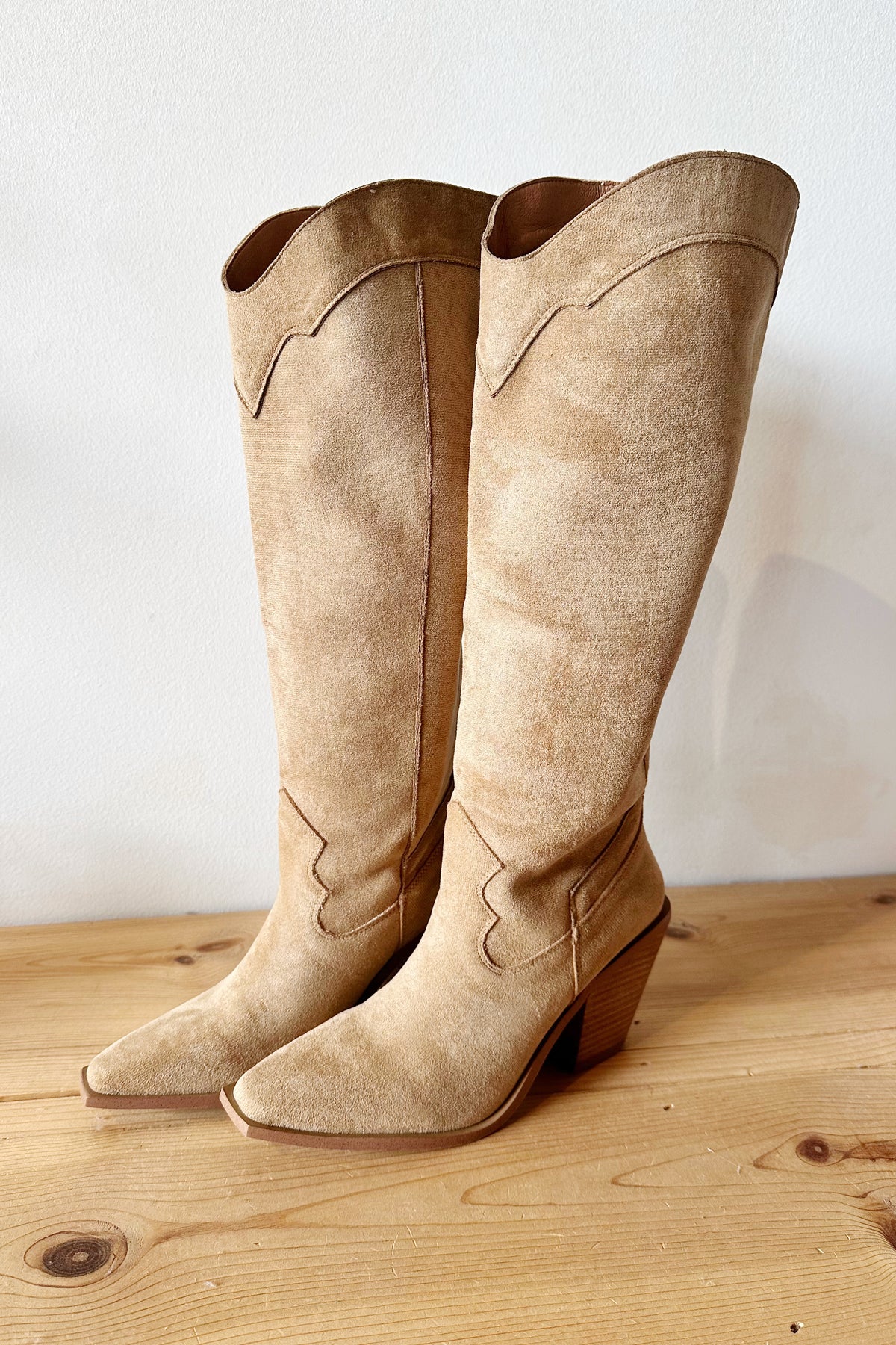 mode, classy cowboy boot