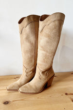 mode, classy cowboy boot