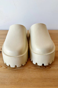 mode, your summer clogs
