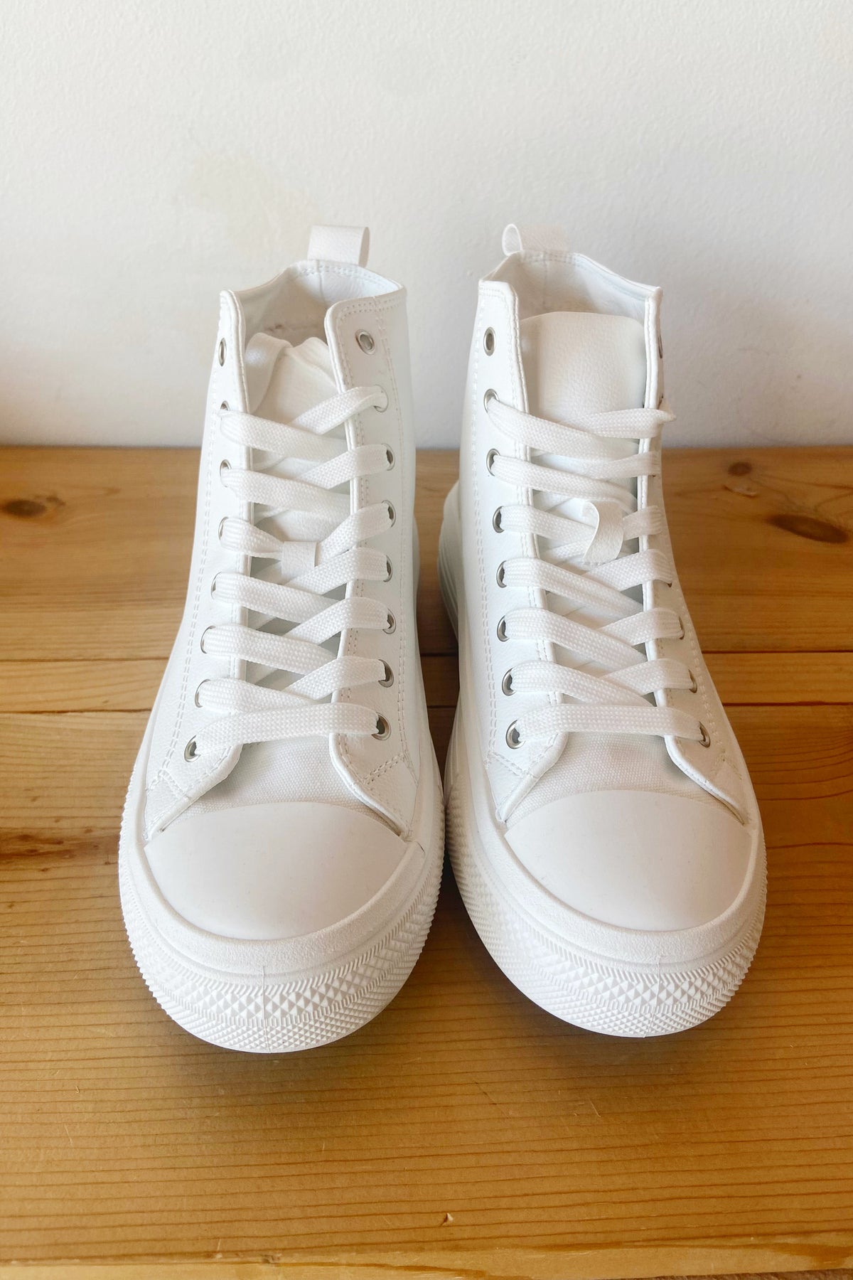 mode, roma  leather sneakers
