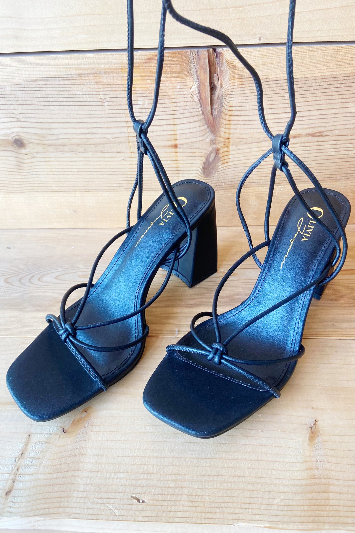 mode, harlee heel
