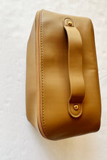 mode, beige makeup bag