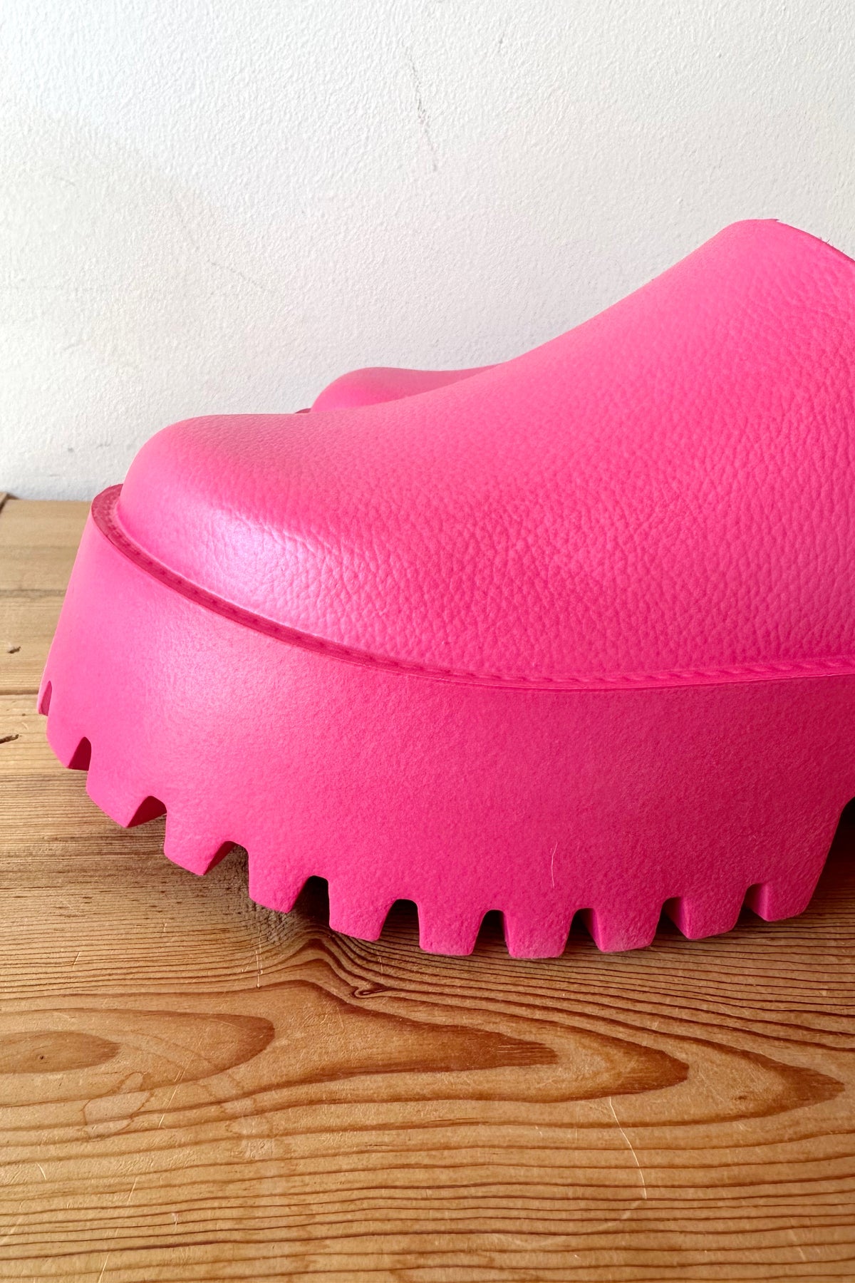 mode, your summer clogs