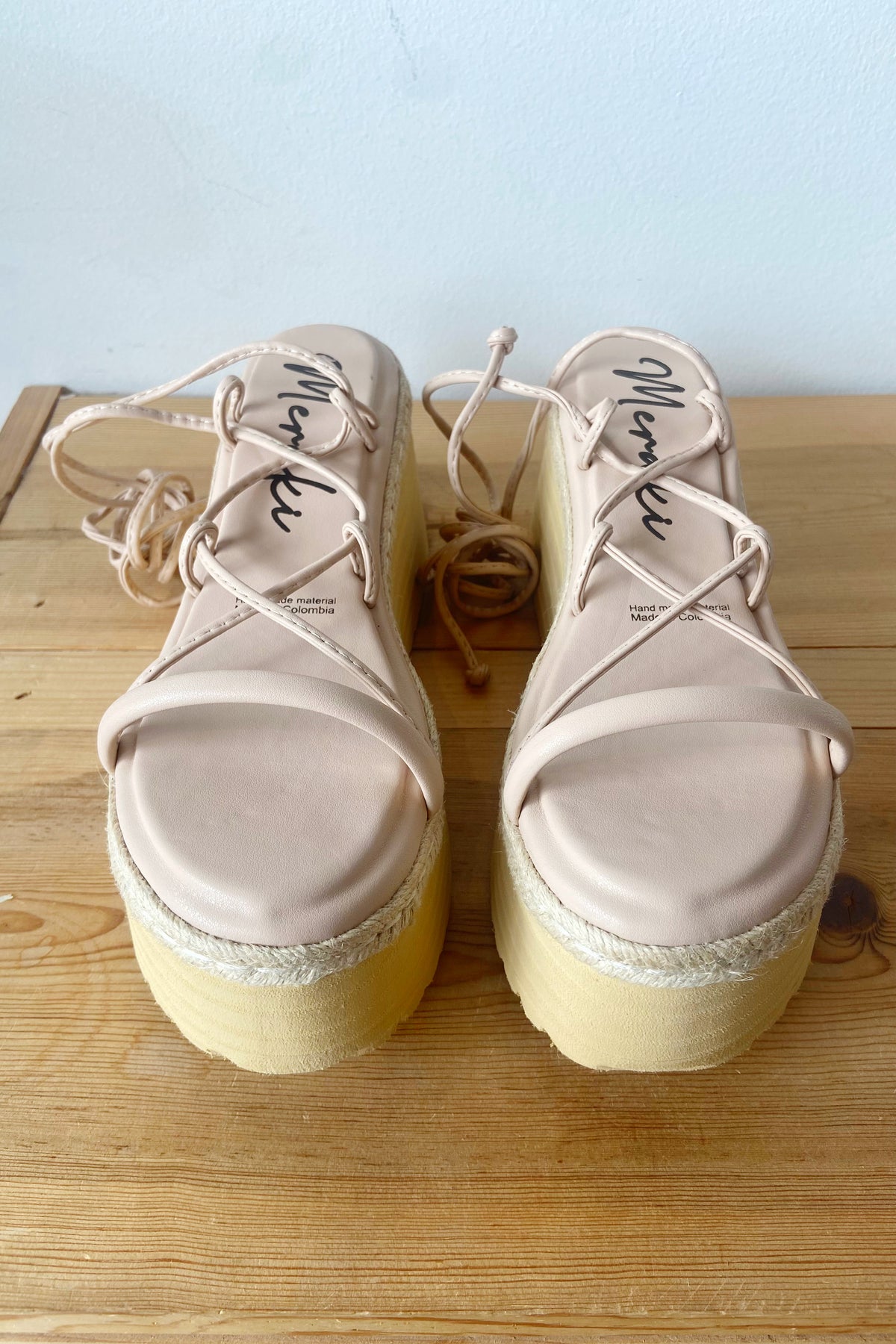 mode, misty platform sandal