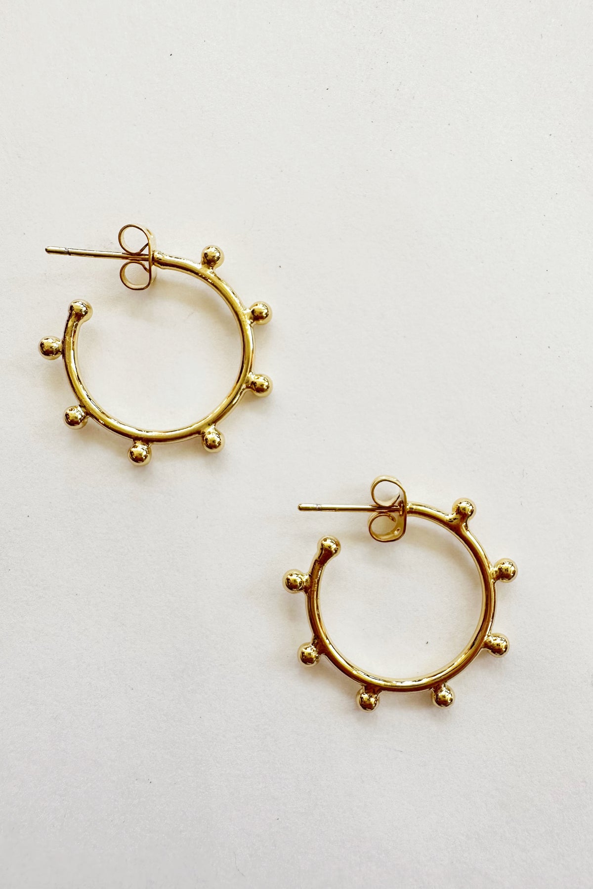 mode, phoebe gold hoops