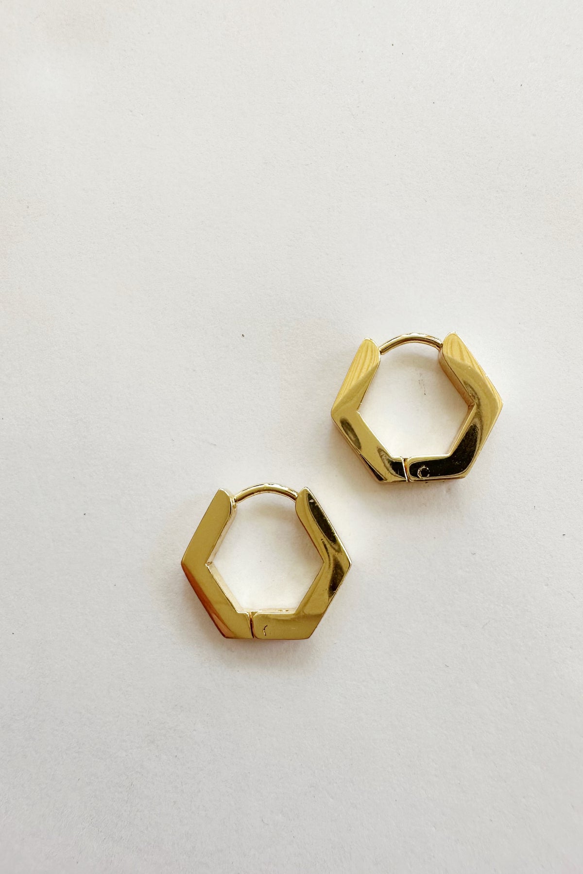 mode, roxy hexagon huggies