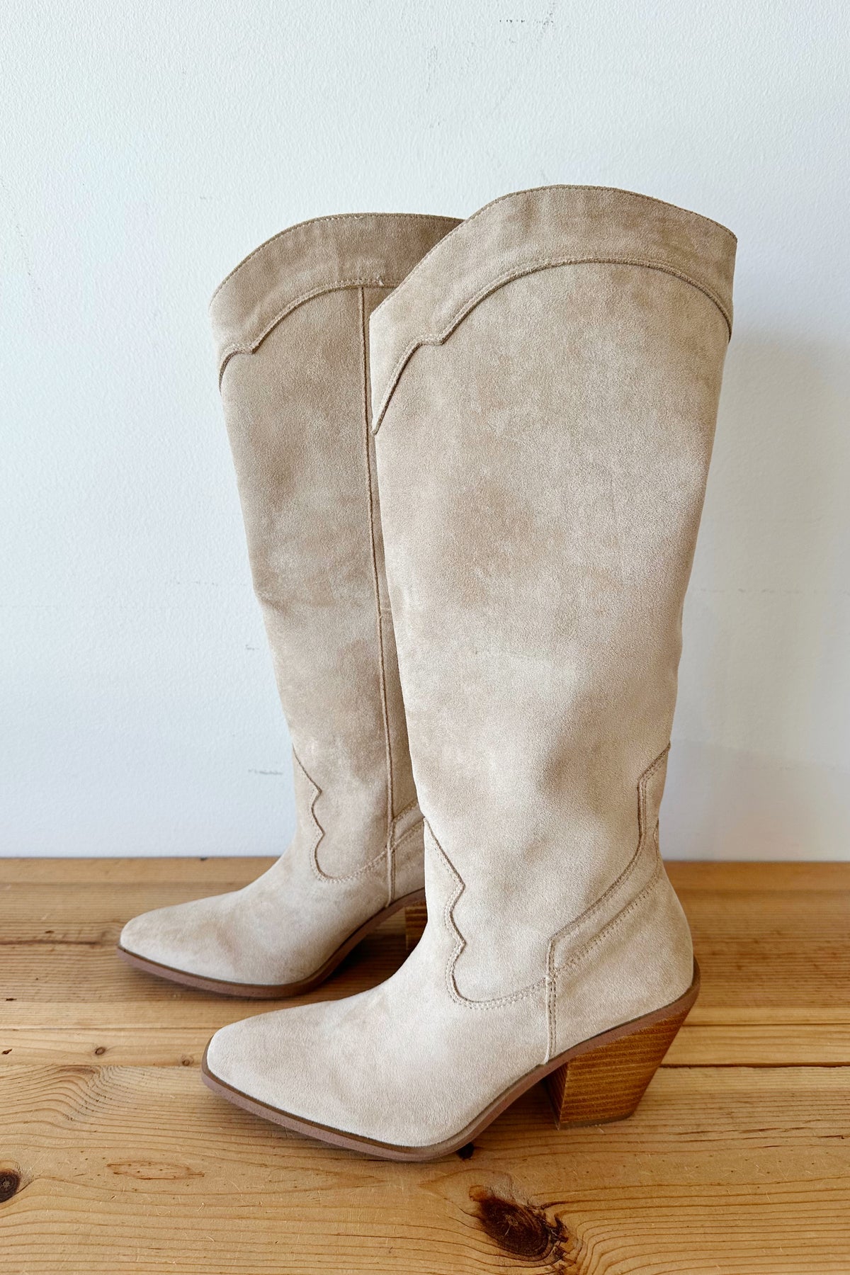 mode, classy cowboy boot