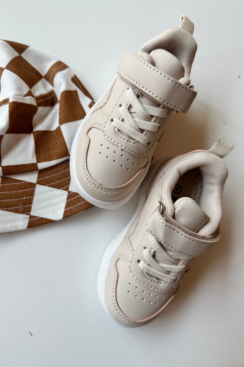 mode, on the run sneakers