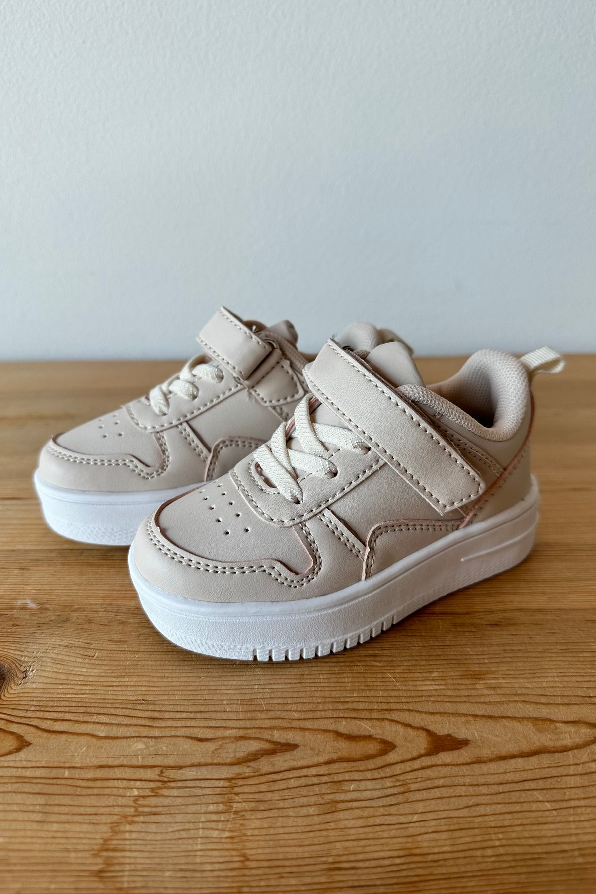 mode, on the run sneakers