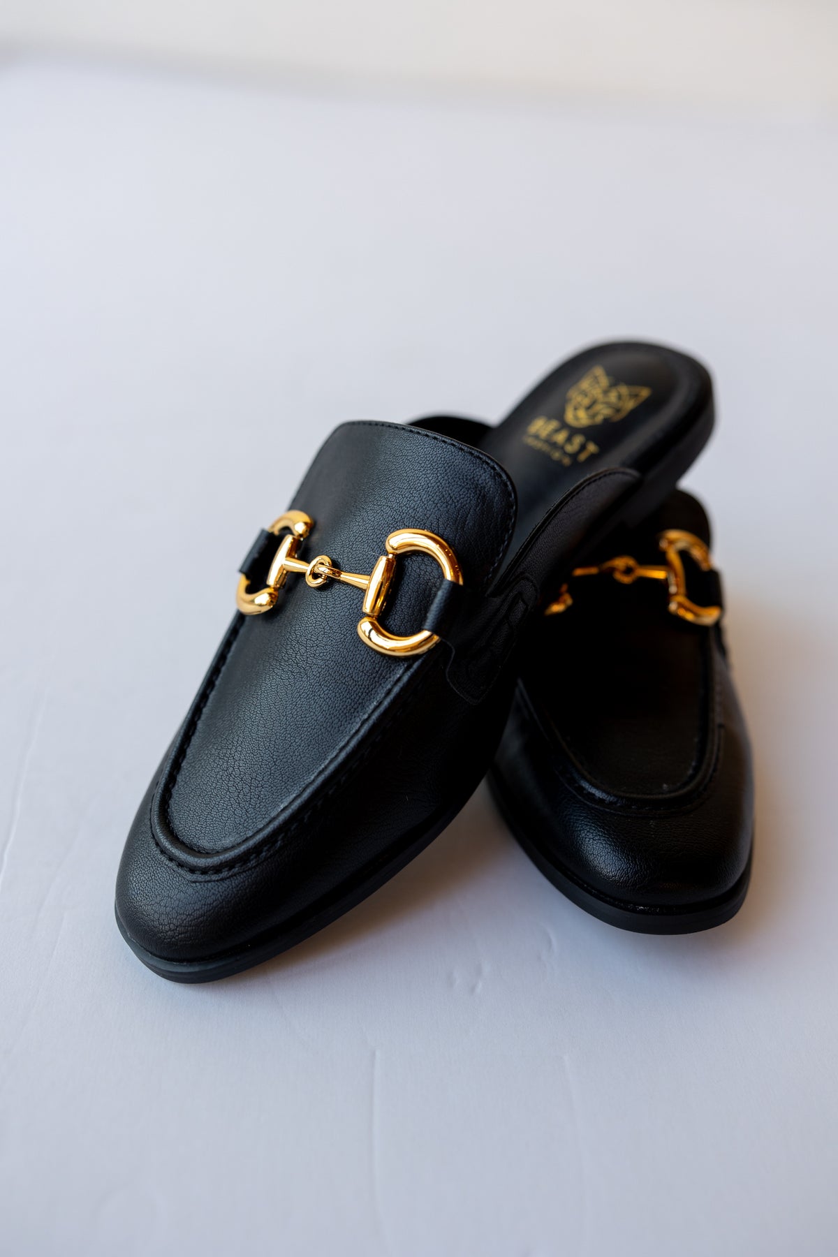 vivian flat mule