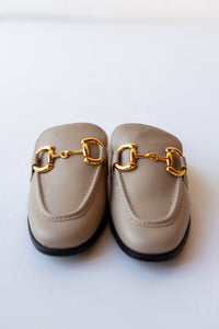 vivian flat mule
