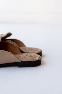 vivian flat mule