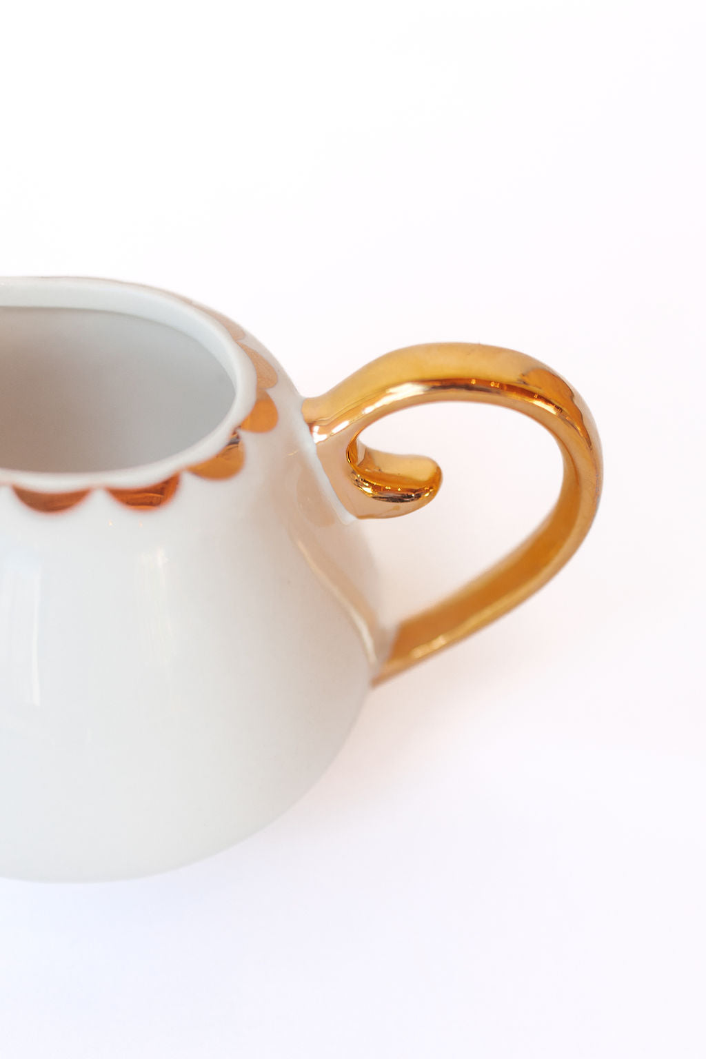 scalloped vintage creamer vase