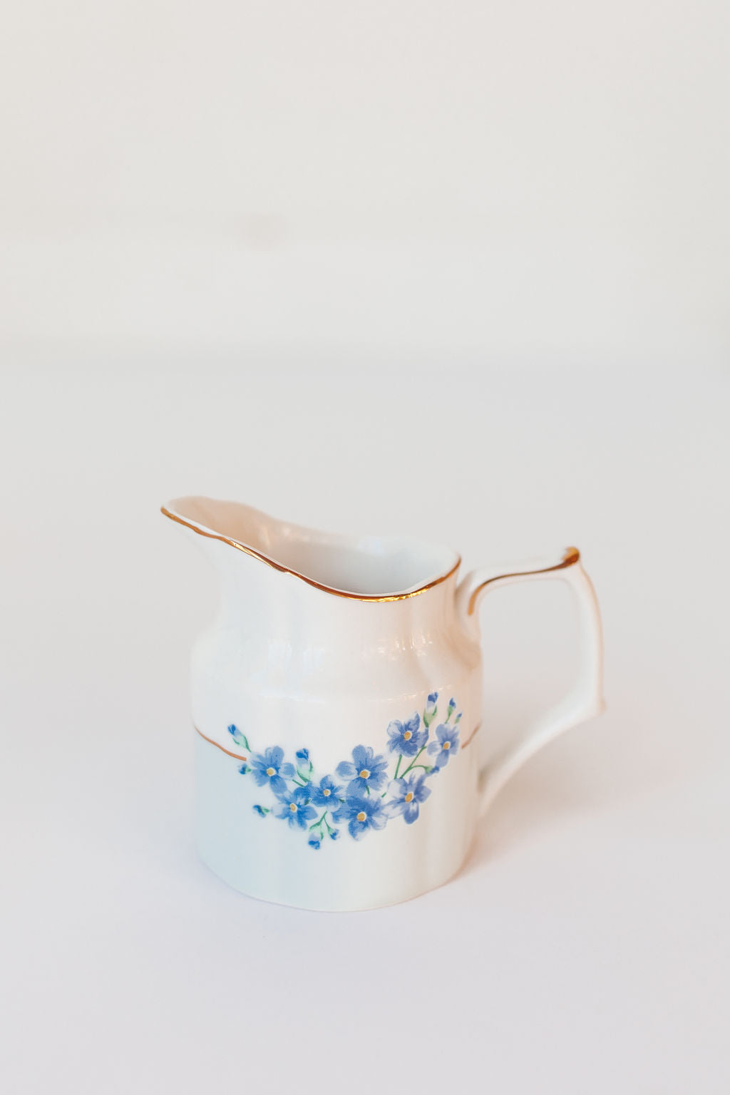 periwinkle vintage creamer vase