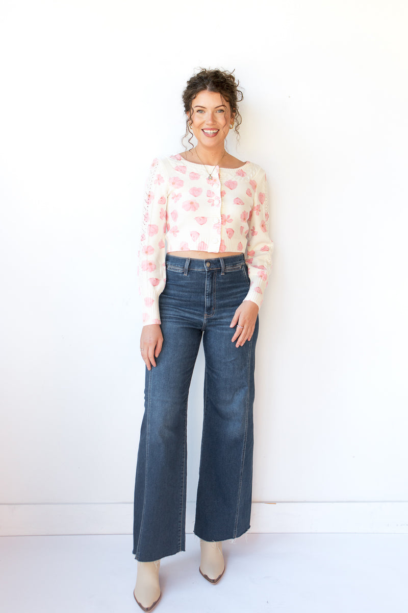 mode, aster floral sweater