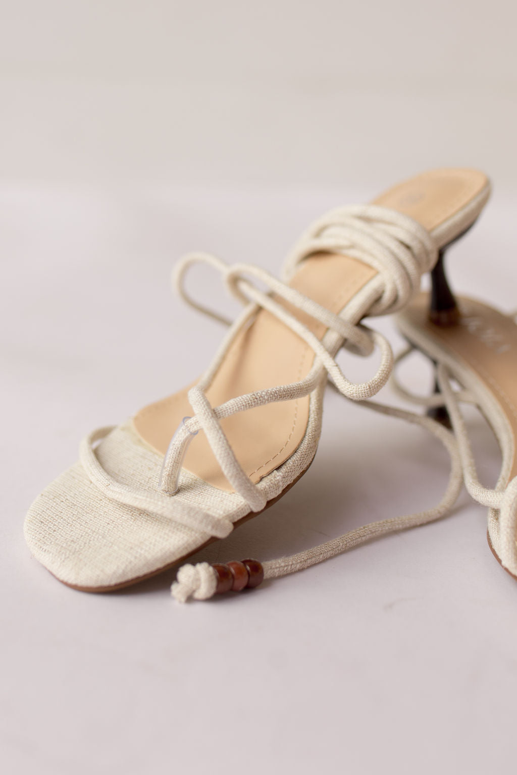 Elegance lace up heel