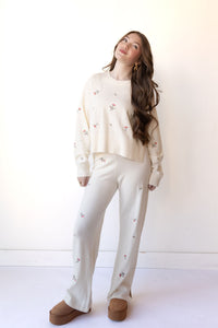 mode, collins embroidered pants
