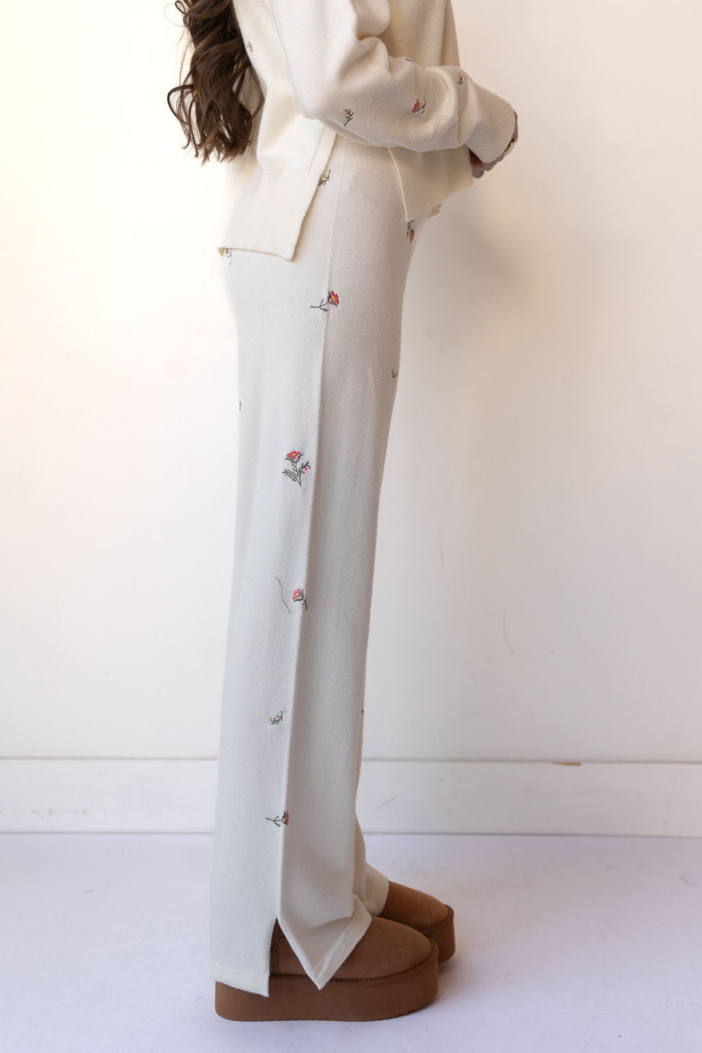 mode, collins embroidered pants