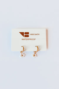 pearl daisy charm huggies