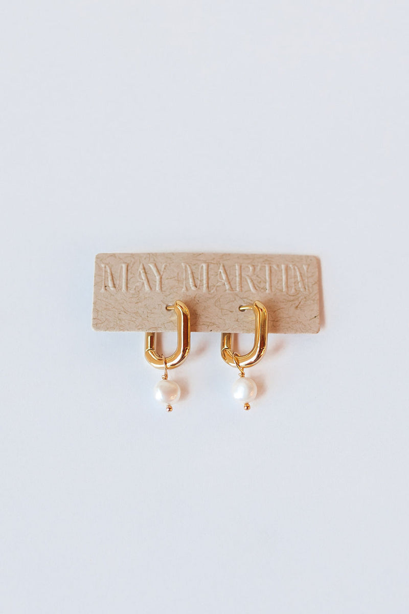 remi pearl hoops