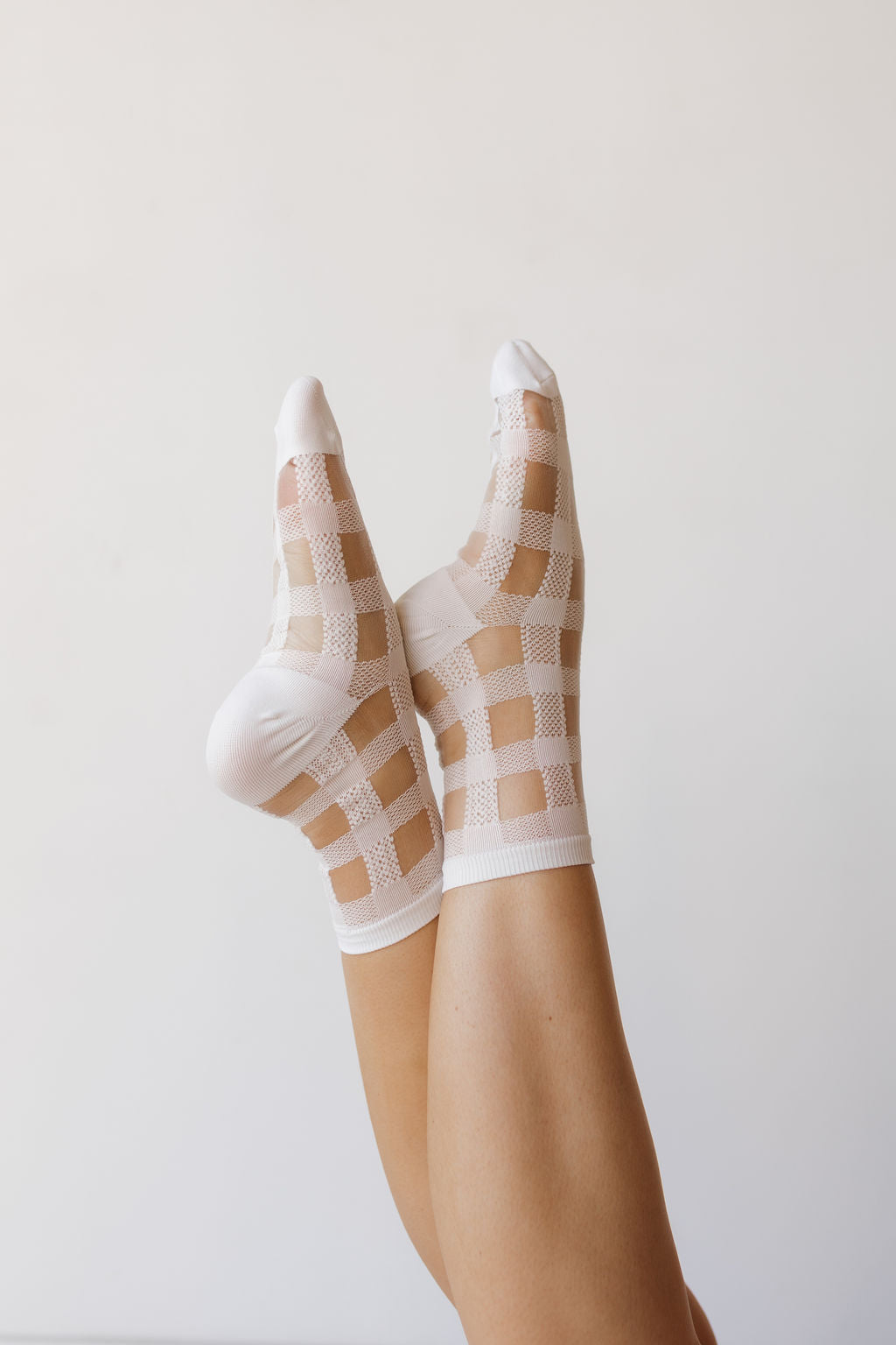 sheer checkered crew lace sock