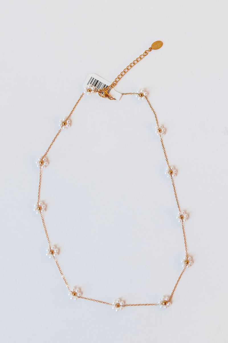 pearl daisy necklace