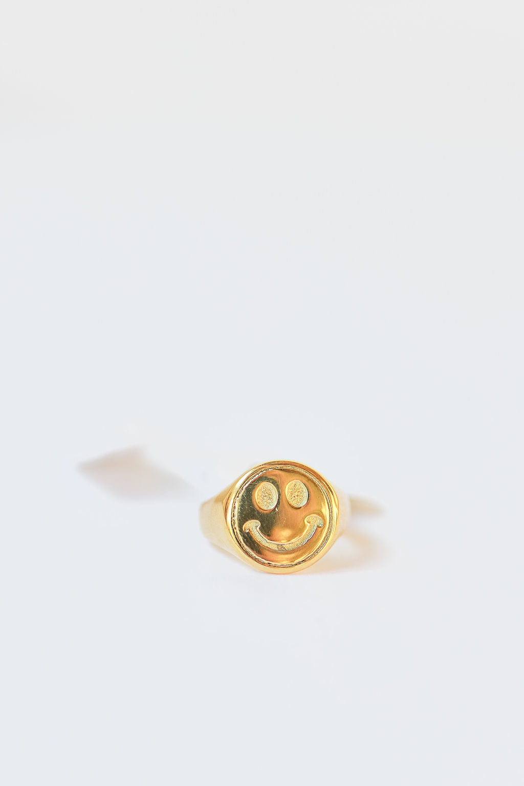mode, happy signet ring