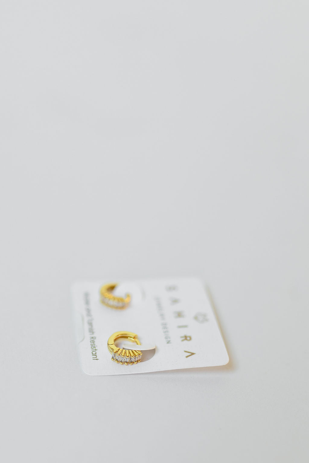 mode, viola cz huggies - gold