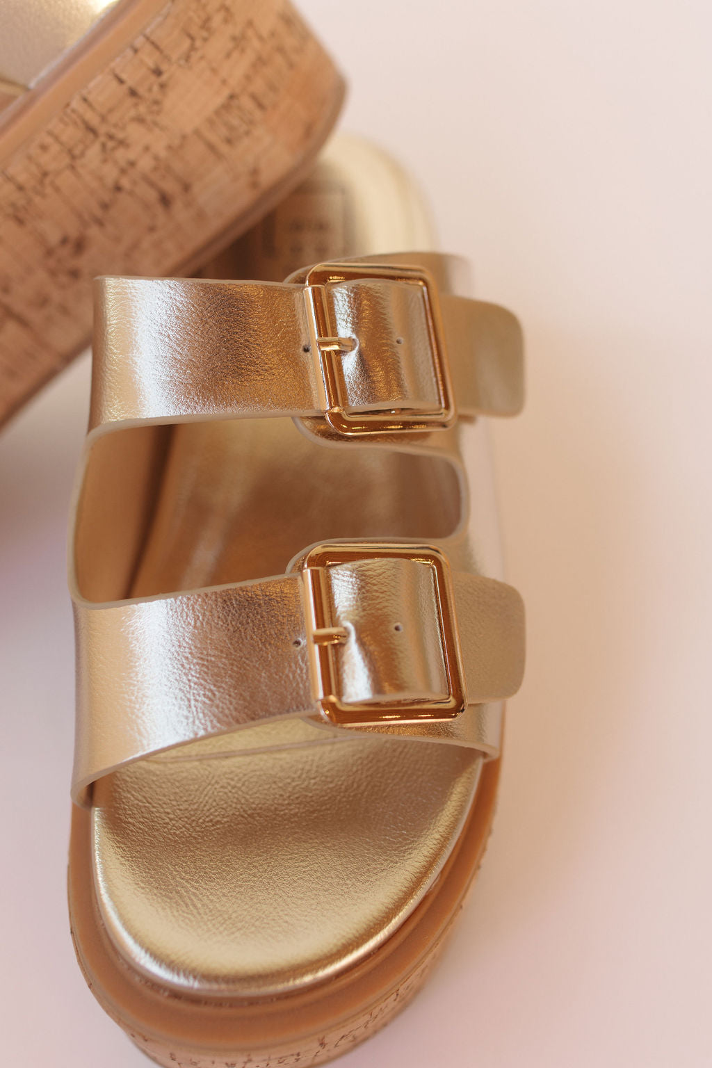 lucinda flatform sandal