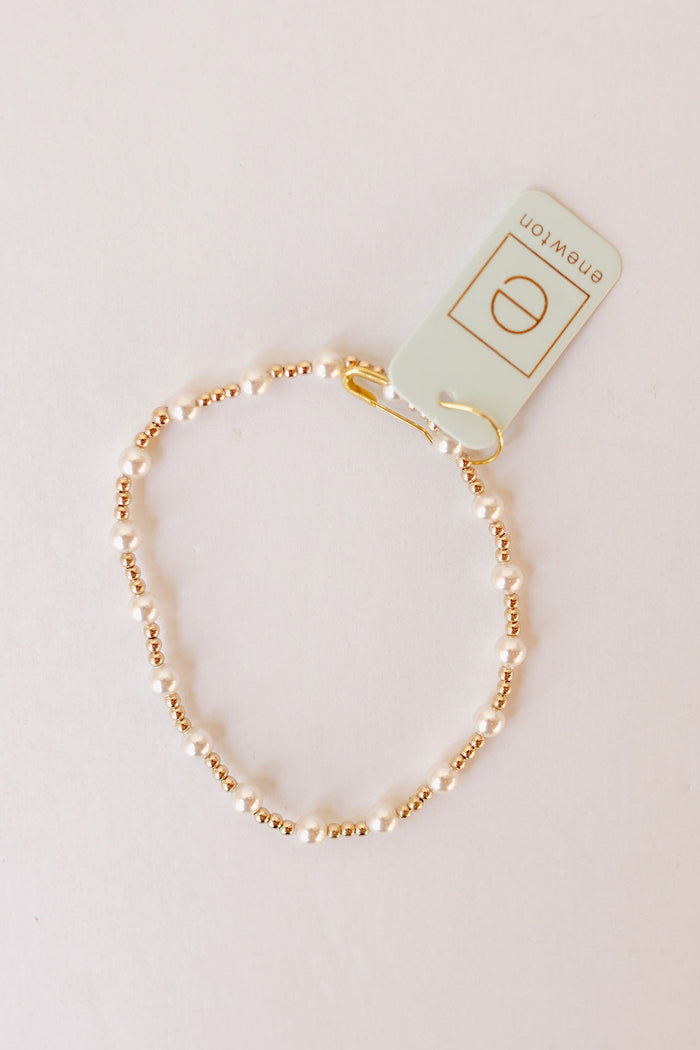 classic sincerity pattern 4mm bead bracelet - pearl