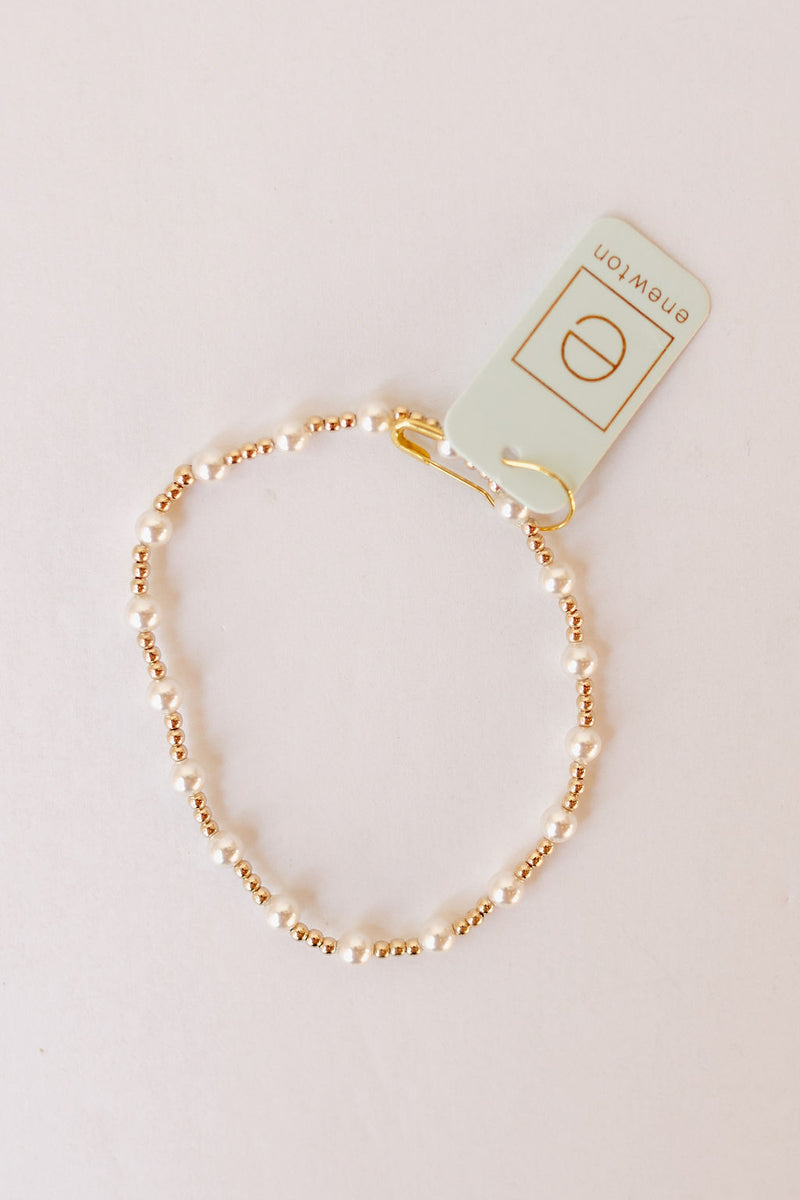 classic sincerity pattern 4mm bead bracelet - pearl