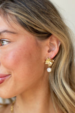 mode, greta pearl earrings