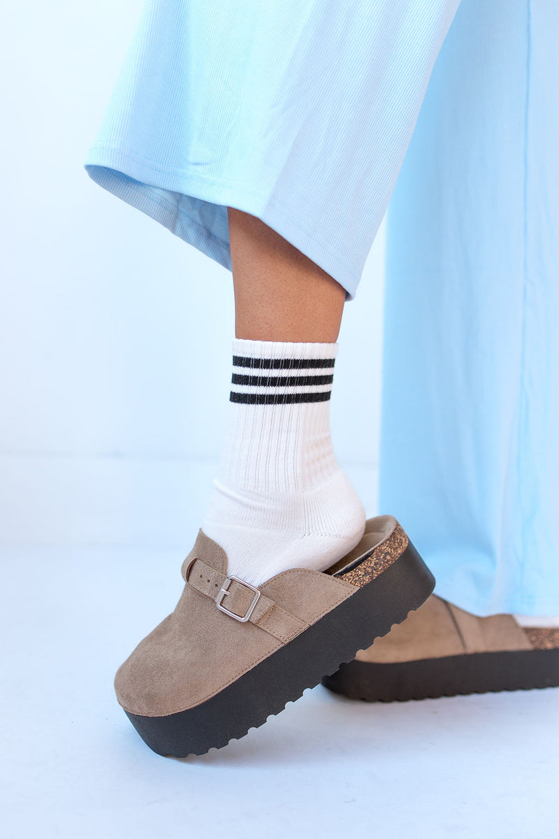 mode, cushioned crew socks