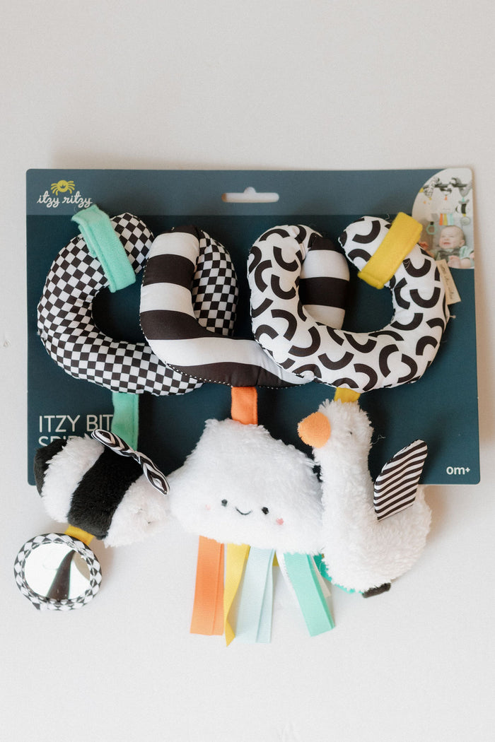 itzy bitzy car seat spiral, high contrast