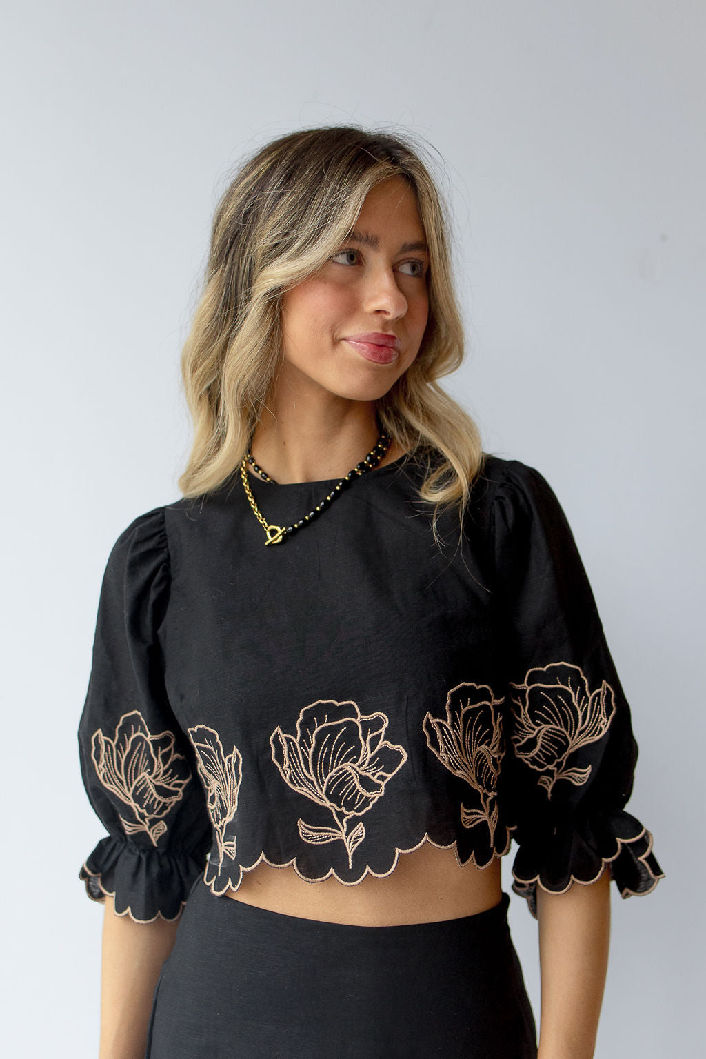 mode, lily embroidered top