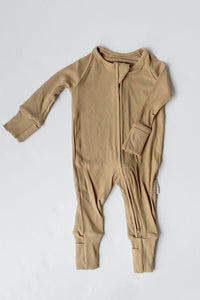 mode, ribbed zip romper