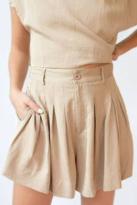 mode, zola pleated shorts
