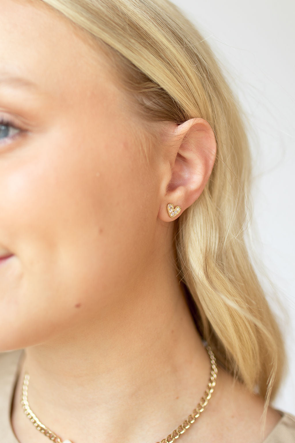 mode, nia heart studs