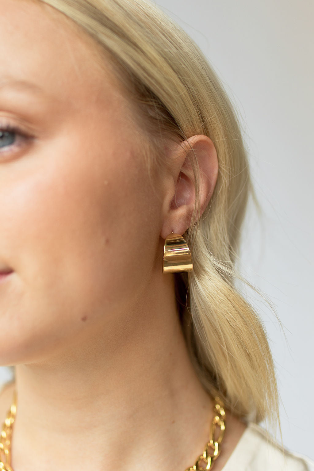 mode, crosby hoops