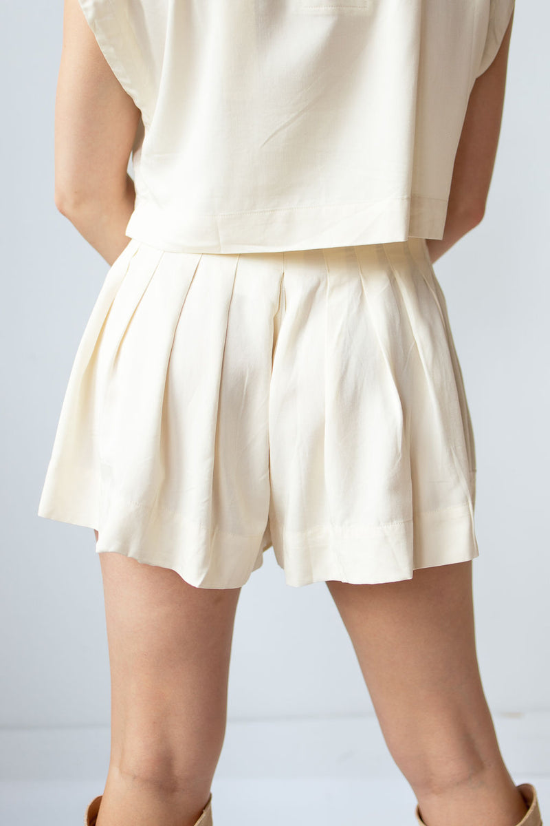 mode, zola pleated shorts