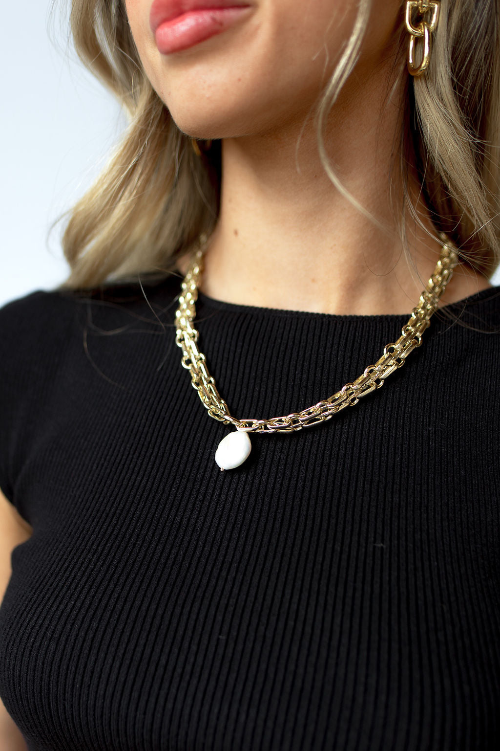 mode, pearl chain necklace
