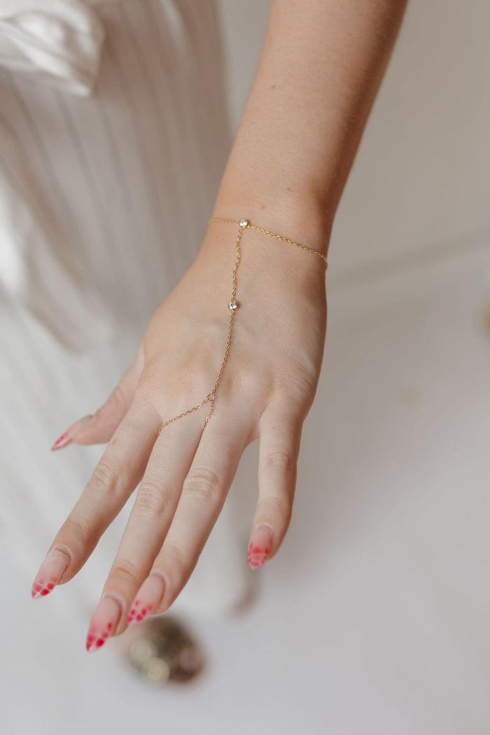 mila hand chain