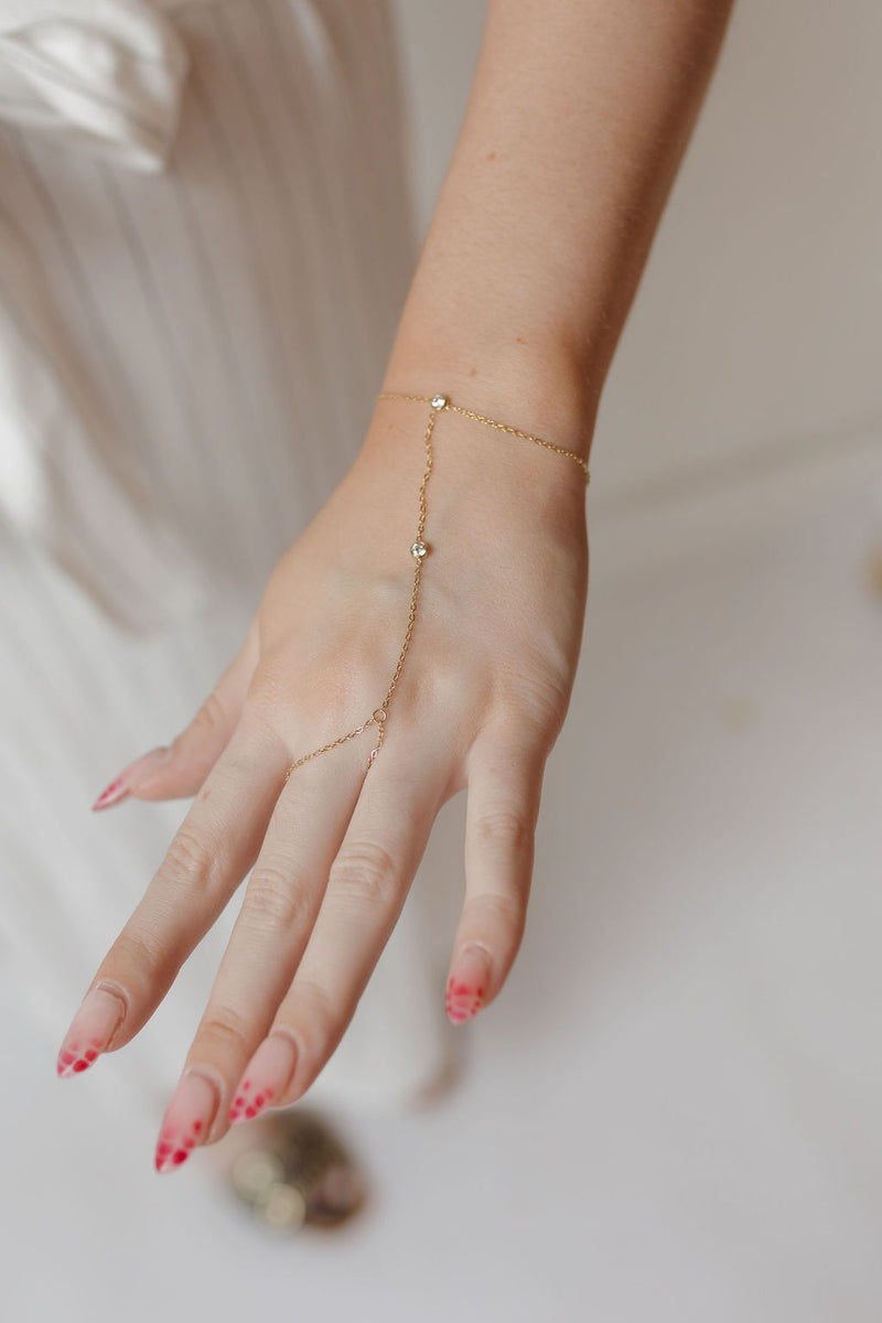 mila hand chain