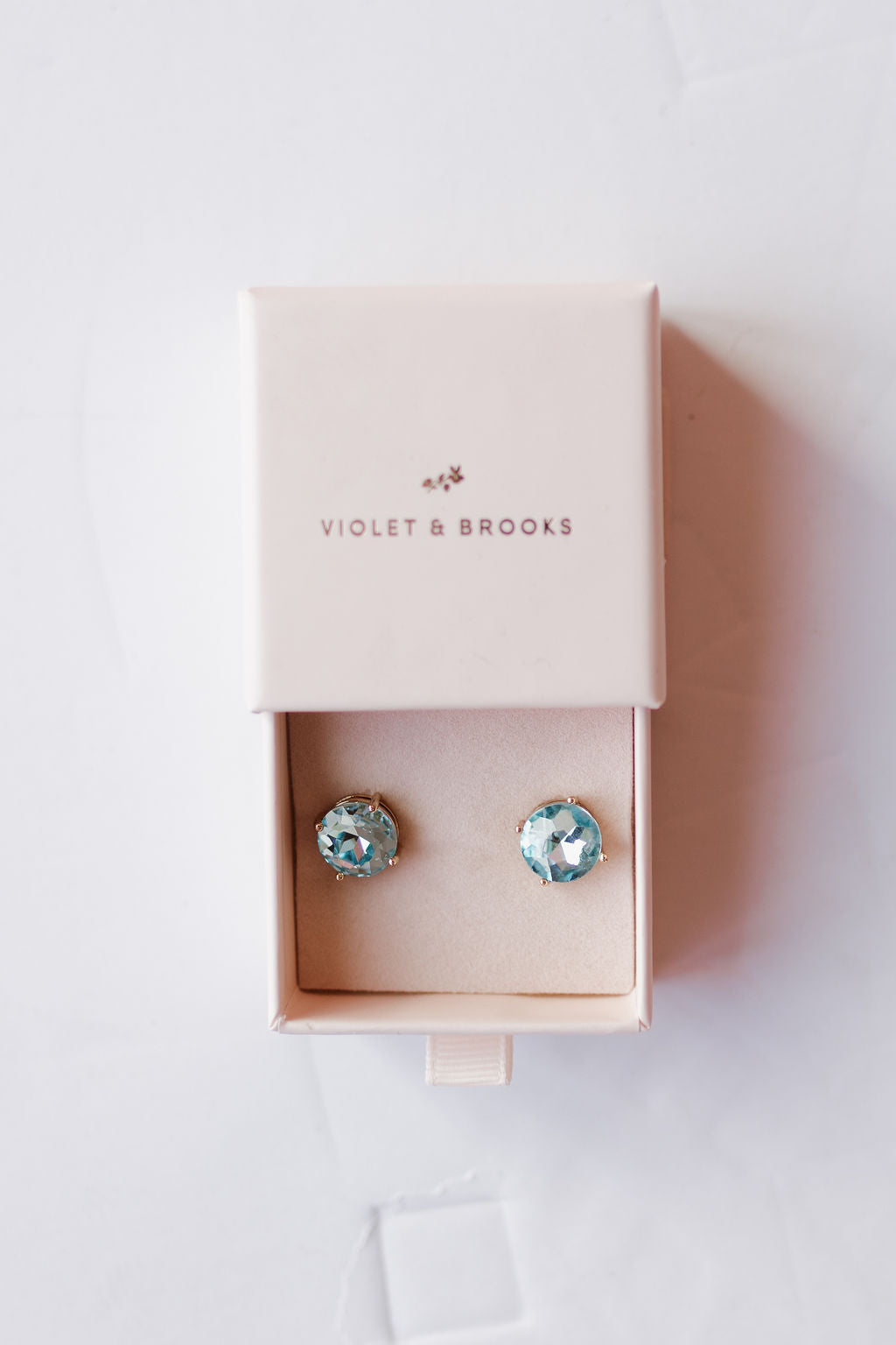 casey round post earrings
